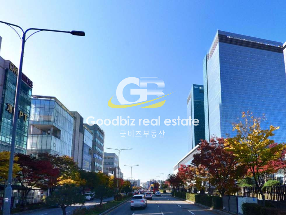 경기 수원영통구 매탄동 [통건물 급매] 수원 삼성디지털시티 정문 바로 앞 근린생가건물 급매 매매 매물번호 10376 사진 1