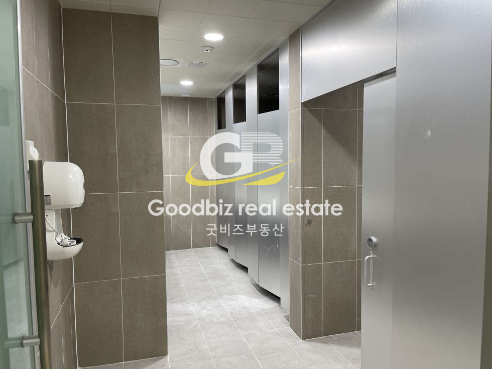 경기 수원영통구 원천동 수원지식산업센터 사무실 임대_전용11평형 월세 매물번호 10118 사진 12