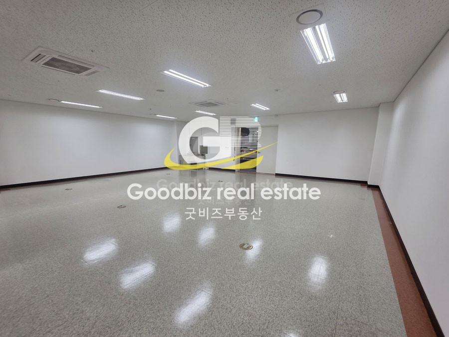 경기 수원영통구 이의동 [실46평] 광교지식산업센터 사무실, 드라이브인, 기본인테리어 월세 매물번호 10388 사진 5